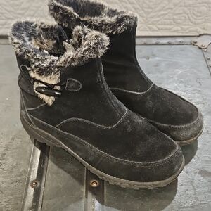 Khombu Black Faux Fur Winter Boots